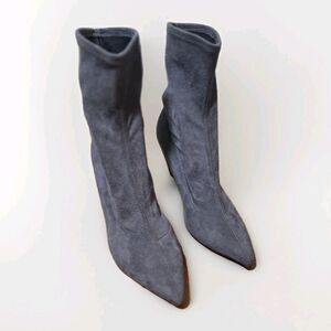 M. GEMI Women’s Size 38.5 / 7.5 Gray Pull-On UltraSuede Sock Booties Italy